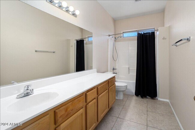 Building Photo - Spacious Corner Lot Home with 3-Car Garage in Surprise