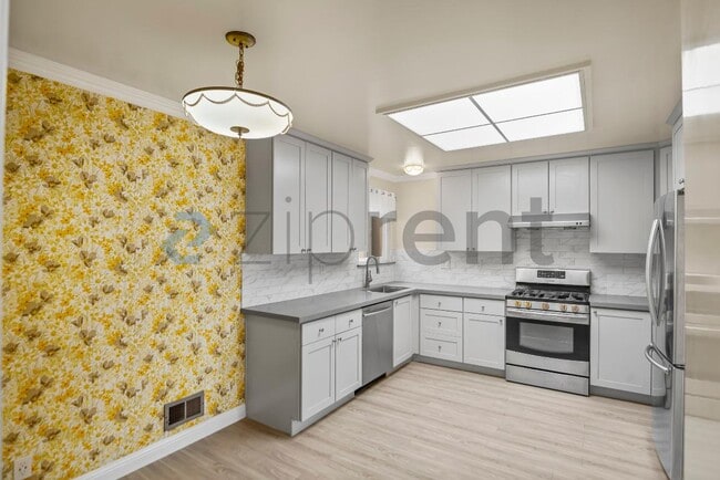 Building Photo - 78 St Marks Ct