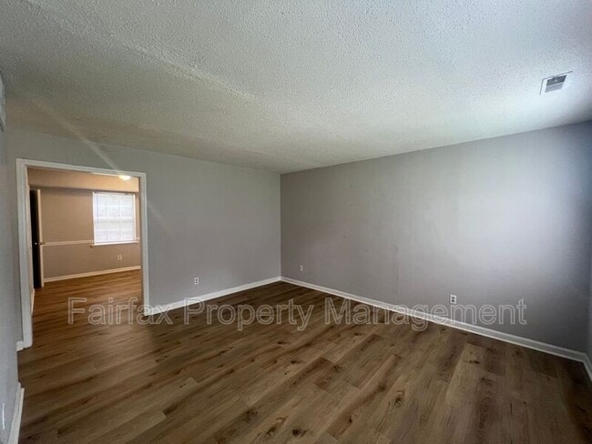 Building Photo - 227 Bridgefield Pl