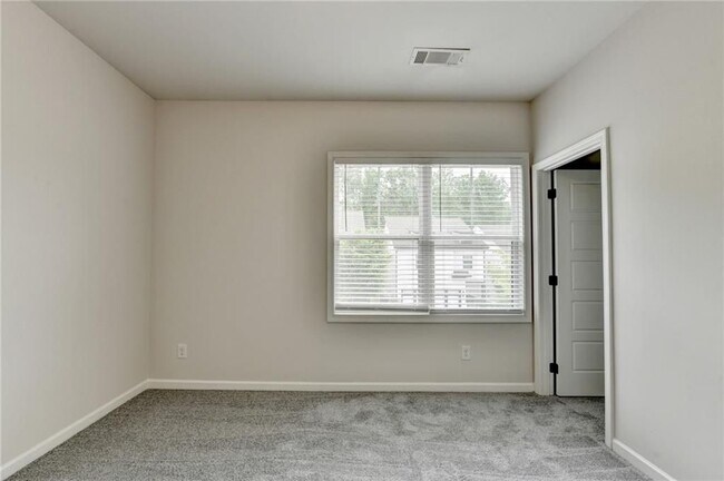 Building Photo - 1854 Westfall Lndg