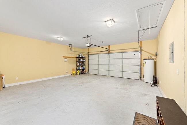 Building Photo - 25 County Rd 749