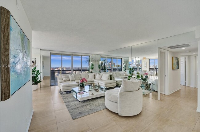 Building Photo - 3500 Mystic Pointe Dr