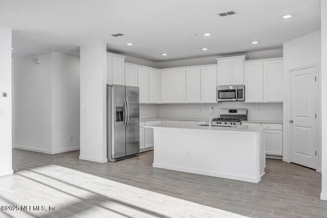Building Photo - 146 WHITE RABBIT