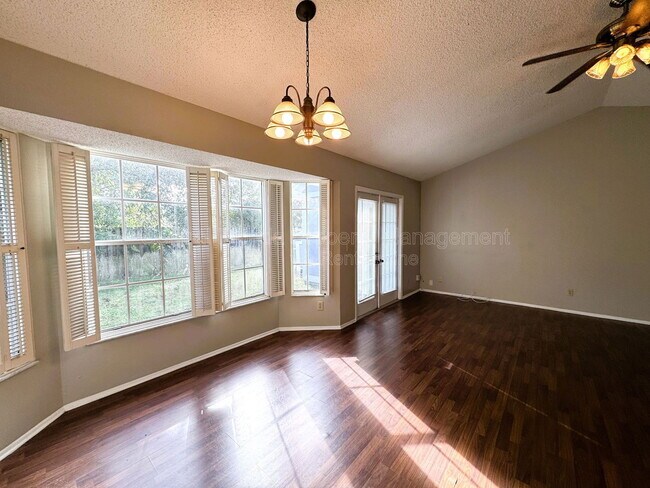 Building Photo - 153 Becky Thatcher Ct