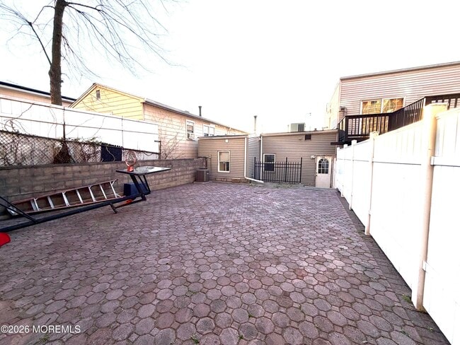 Building Photo - 158 Terrace Ave