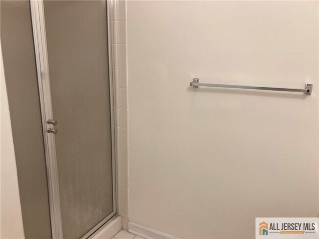 Building Photo - 212 Hawthorne Rd