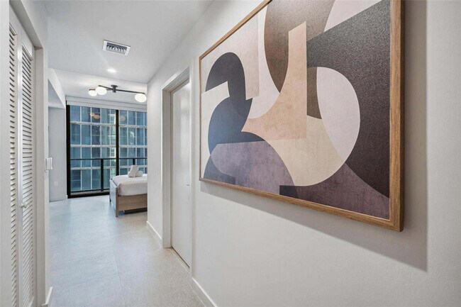 Building Photo - 601 N Miami Ave