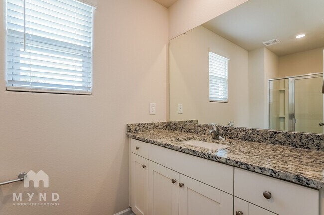 Building Photo - 124 Taverners Ln