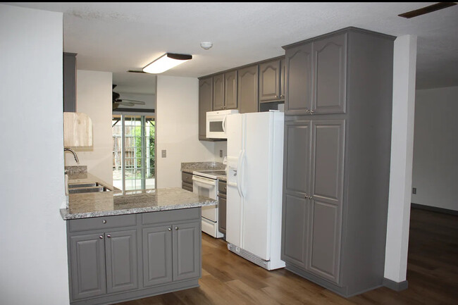 Building Photo - 3138 Princeton Ave
