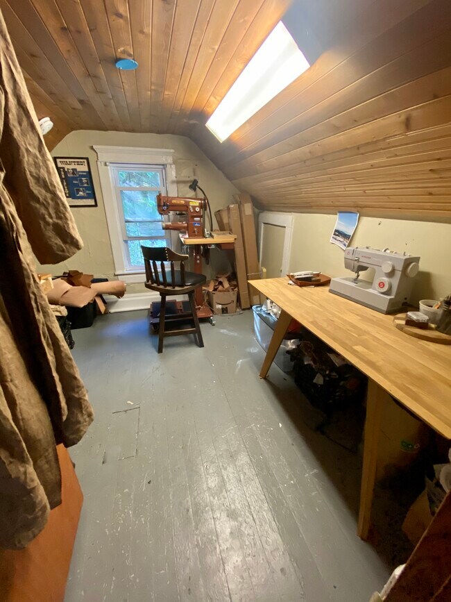 Walk-in closet (or small office) - 1301 E 7th St