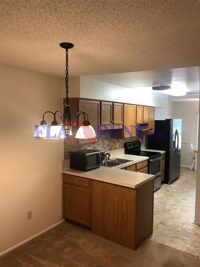Building Photo - COMING SOON!  5/1/26     2/2 Upgraded Condo in Winter Park**