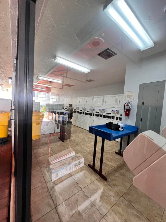 Building Photo - 706 Executive Center Dr