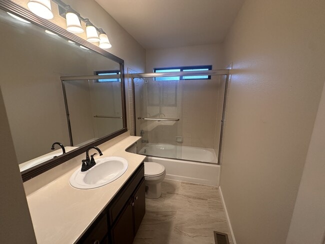 Building Photo - 4145 Rockford Dr