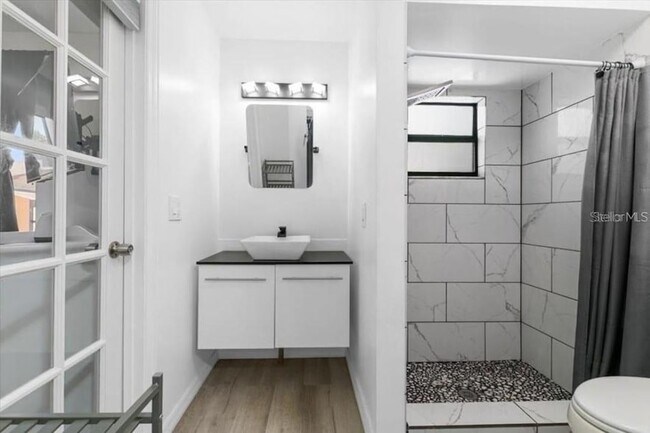 Building Photo - 2506 Bali Cir