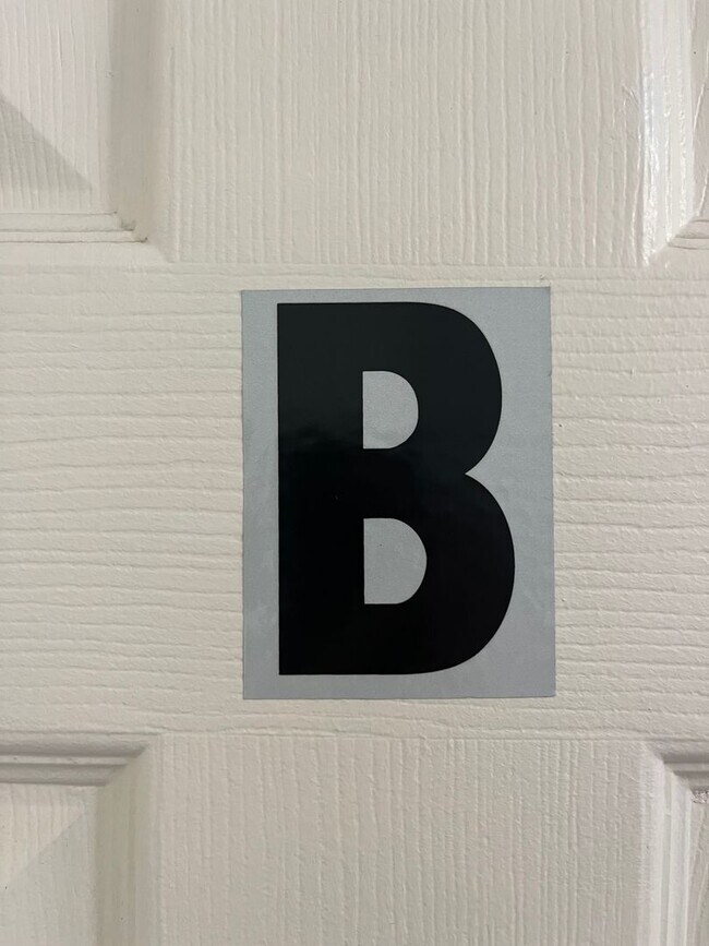 Building Photo - 340 11th St SE