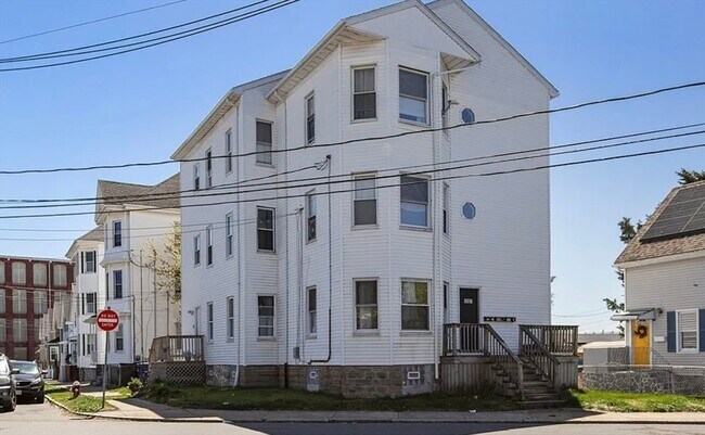 Building Photo - 1037 Cove Rd