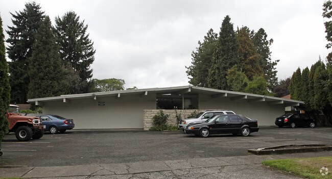 Building Photo - The Brookwood