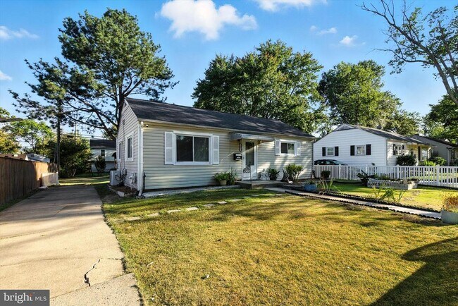 Primary Photo - 1002 Marton St