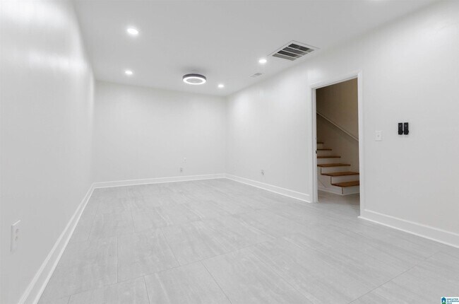 Building Photo - 3612 Chaumont Dr