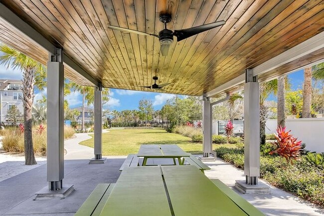 Building Photo - Gorgeous 3/2 Spacious Home with a Fenced Backyard and a Detached 2 Car Garage in the Desirable La...