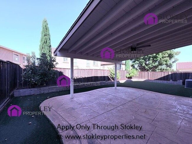 Building Photo - 2573 Tampico Dr