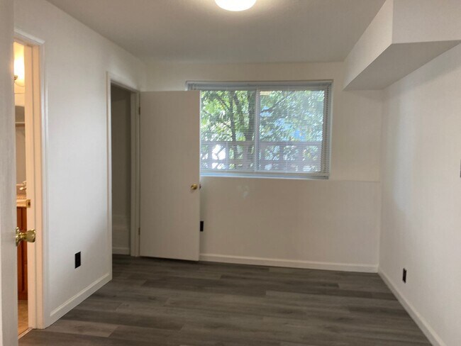 Building Photo - 1033 Pacific Ave