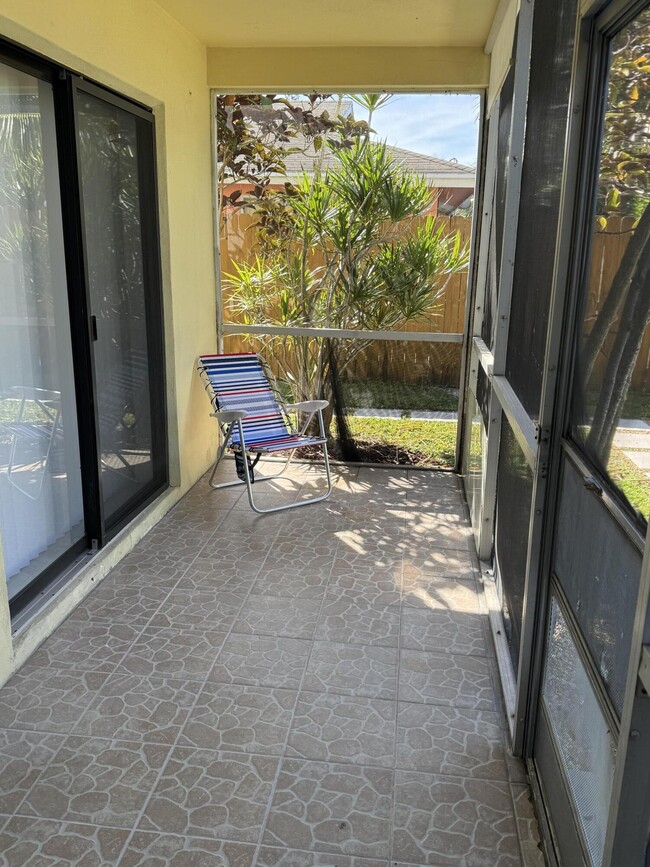 Building Photo - 412 SE 21st Ave