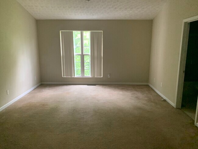 Building Photo - 5650 Strathmoor Manor Cir