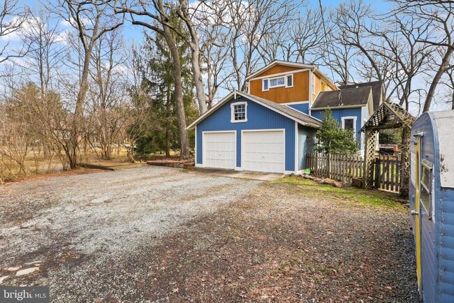 Building Photo - 206 Grove Ave