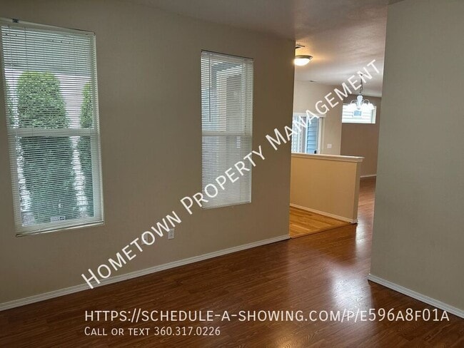 Building Photo - 4332 Freemont St NE