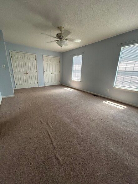 Building Photo - 4950 Deveron St