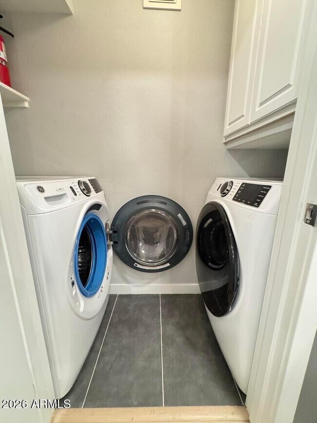 Building Photo - 1701 E Colter St