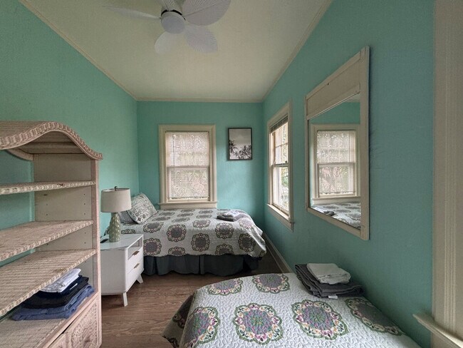 Building Photo - 441 28th St