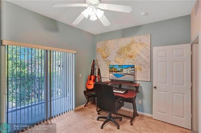 Building Photo - 2941 Riverside Dr