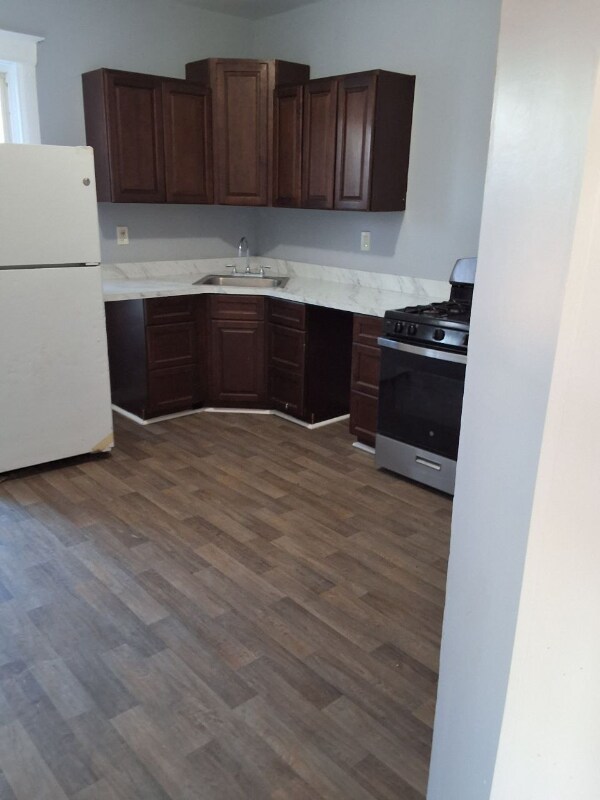 Building Photo - 201 Winnikee Ave