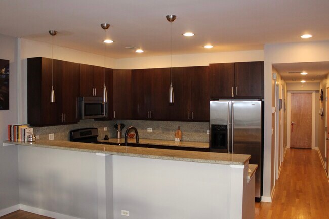 Building Photo - 675 N Peoria St