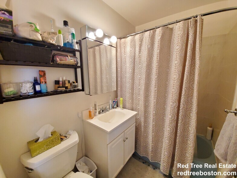 Building Photo - 199 Winthrop Rd