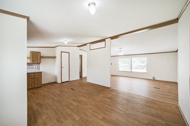 Building Photo - 33205 Wedgewood Dr