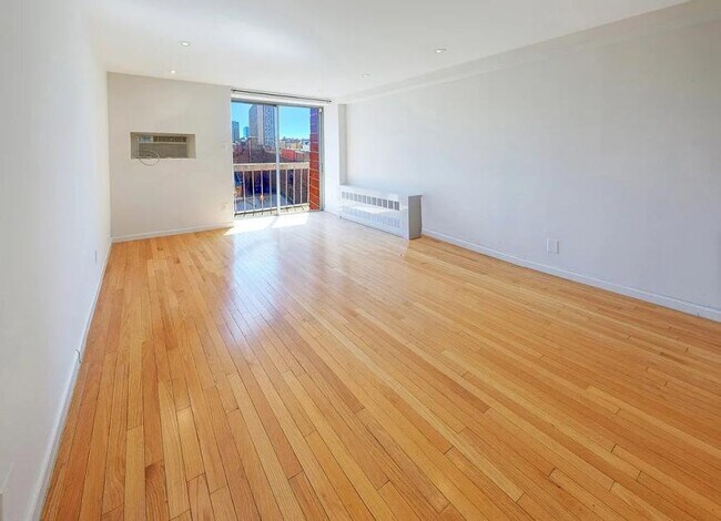 Building Photo - 2 bedroom in New York NY 10012