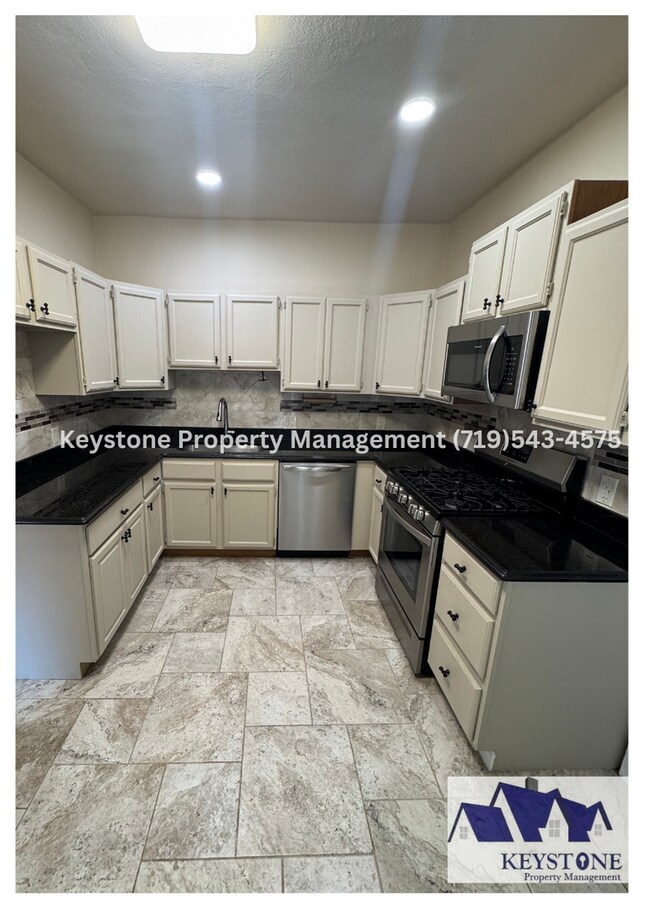 Building Photo - Charming Pet Friendly House 2 Bedroom/1.5 Bathroom/Oversized Garage $1500/$1500