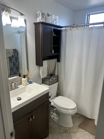 Bathroom - 3616 E 10th St