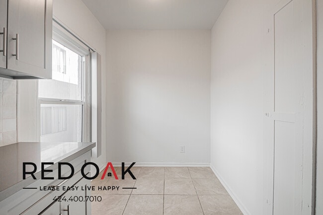 Building Photo - 921 S Bonnie Brae St