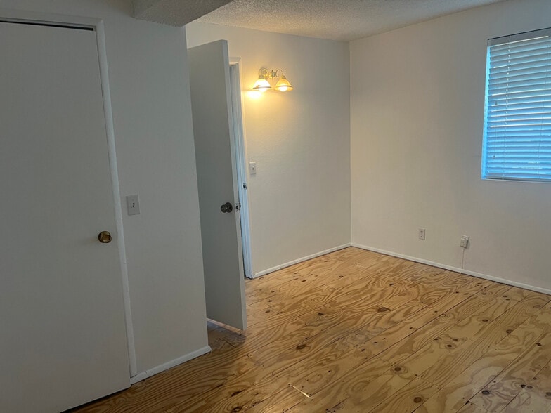 Building Photo - 2405 Nolte Dr