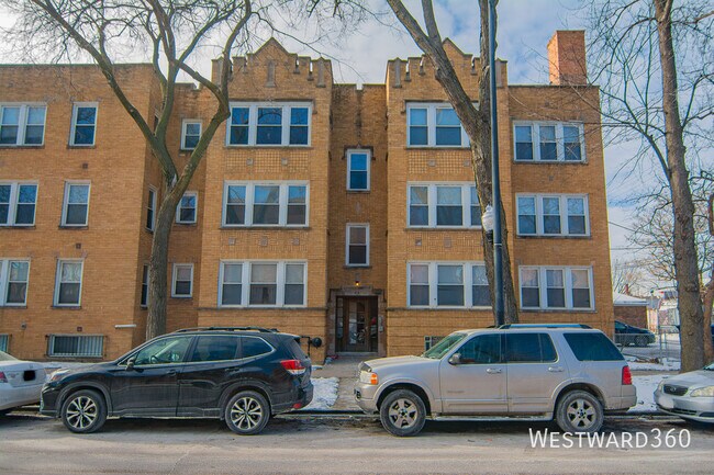 Building Photo - 2748 N Kostner-3