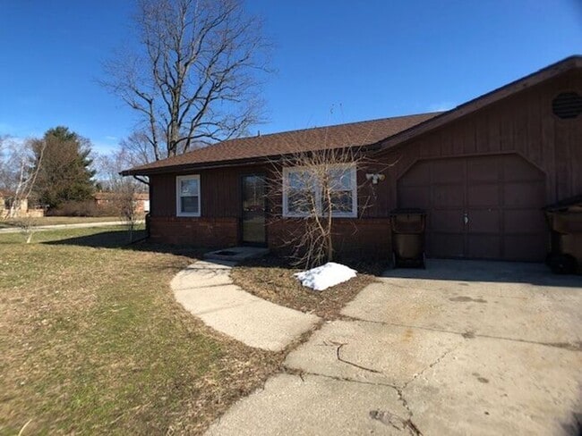 Primary Photo - Great Bridgman Duplex