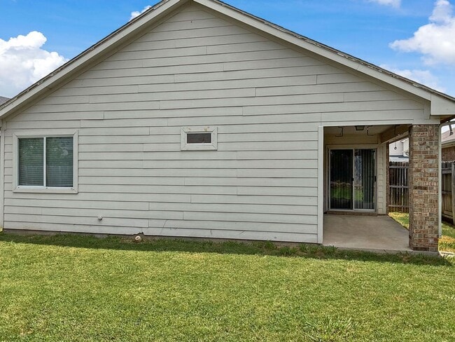 Building Photo - 6521 Regina Dr