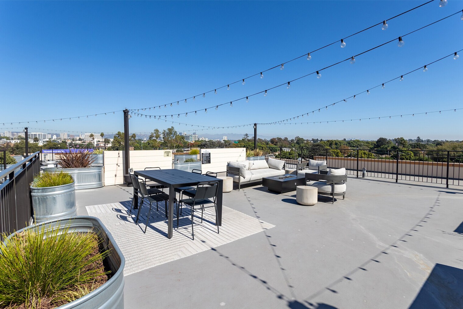 Building Photo - 11701 Gateway Blvd