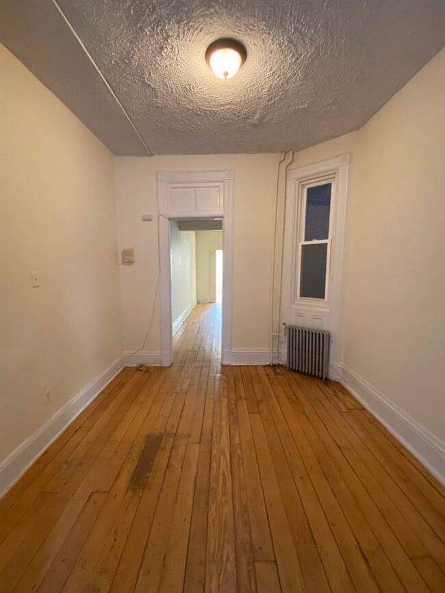 Building Photo - 516 Jersey Ave
