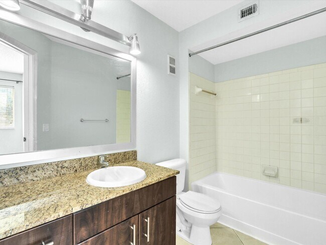 Building Photo - 731 Vista Isles Dr