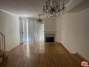 Building Photo - 10921 Morrison St